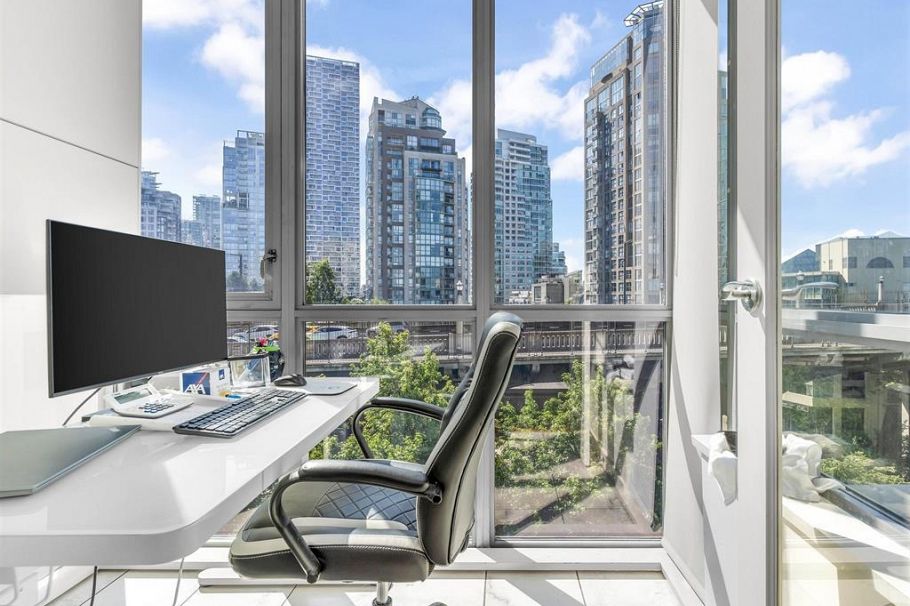 701 1005 Beach Avenue Vancouver, BC - 28