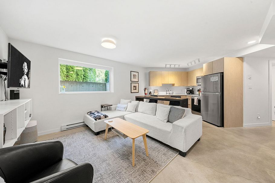 2025 Mackay Avenue North Vancouver, BC - 31