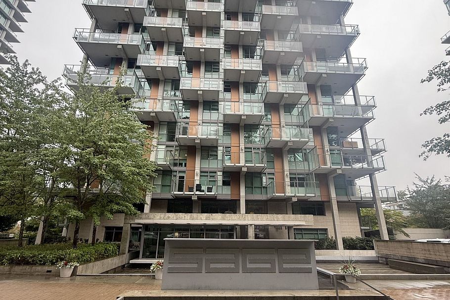 606 5782 Berton Avenue Vancouver, BC - 1