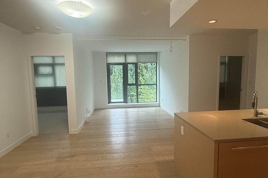 606 5782 Berton Avenue Vancouver, BC - 5