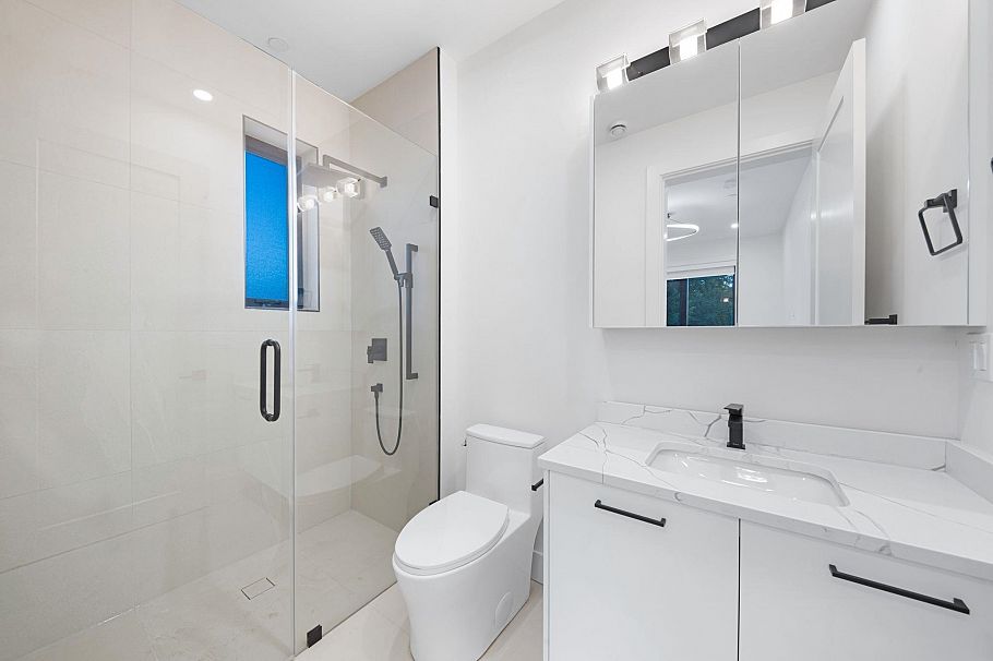 5325 Inverness Street Vancouver, BC - 23