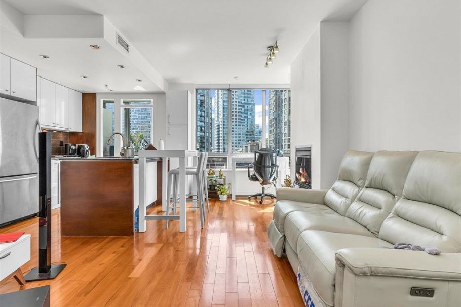 701 1005 Beach Avenue Vancouver, BC - 16