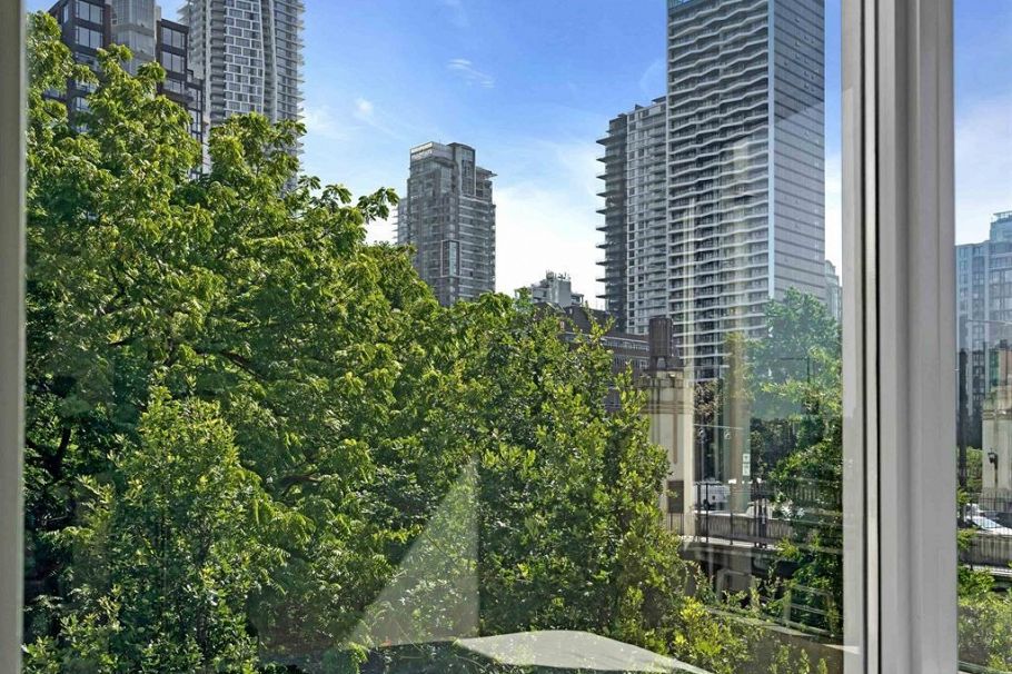 701 1005 Beach Avenue Vancouver, BC - 18