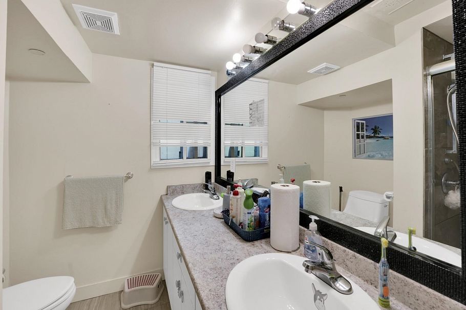 1457 SE Marine Drive Vancouver, BC - 14