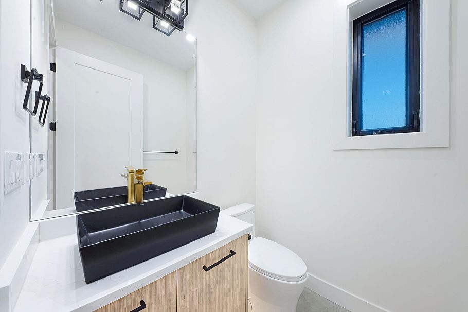 5325 Inverness Street Vancouver, BC - 11