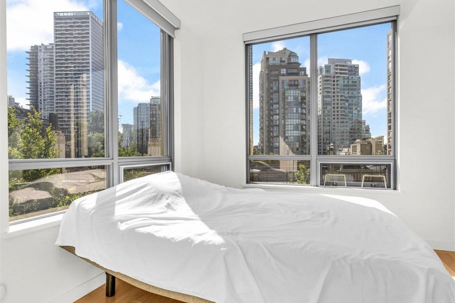 701 1005 Beach Avenue Vancouver, BC - 10