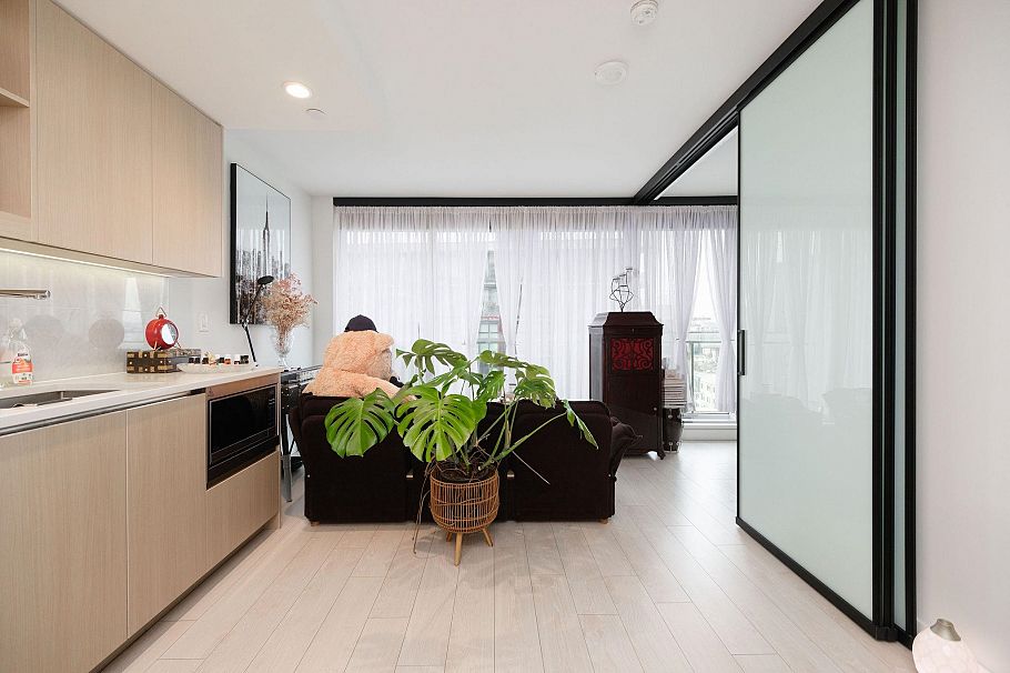 905 1768 Cook Street Vancouver, BC - 3