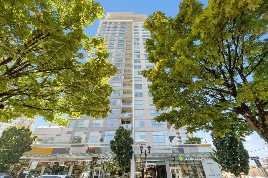 610 125 E 14th Street North Vancouver, BC - 31