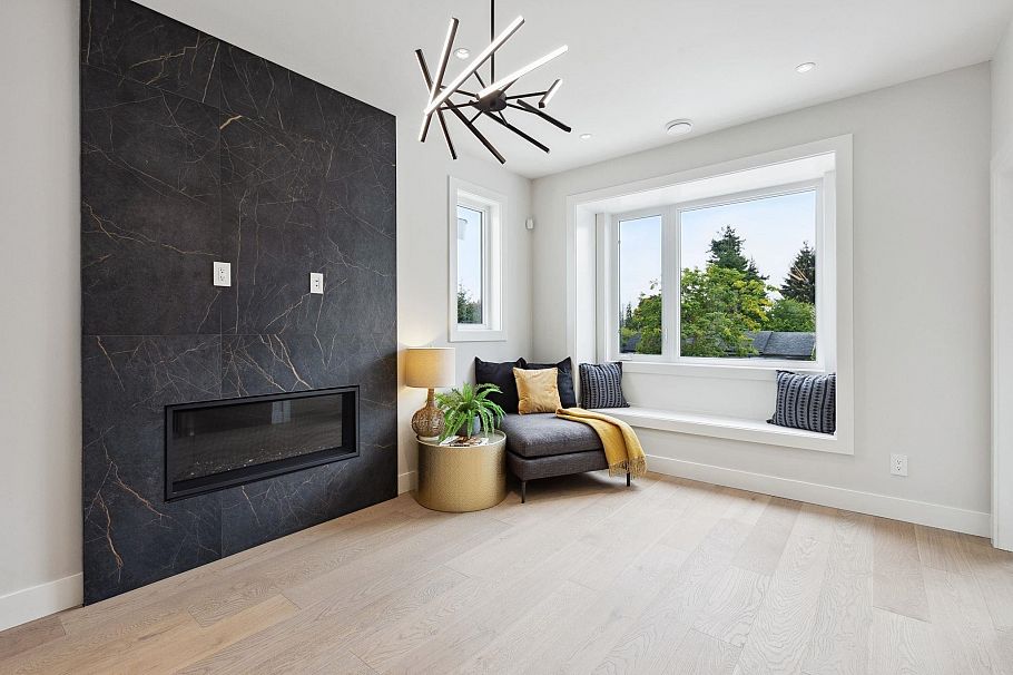 1330 W 15th Street North Vancouver, BC - 3