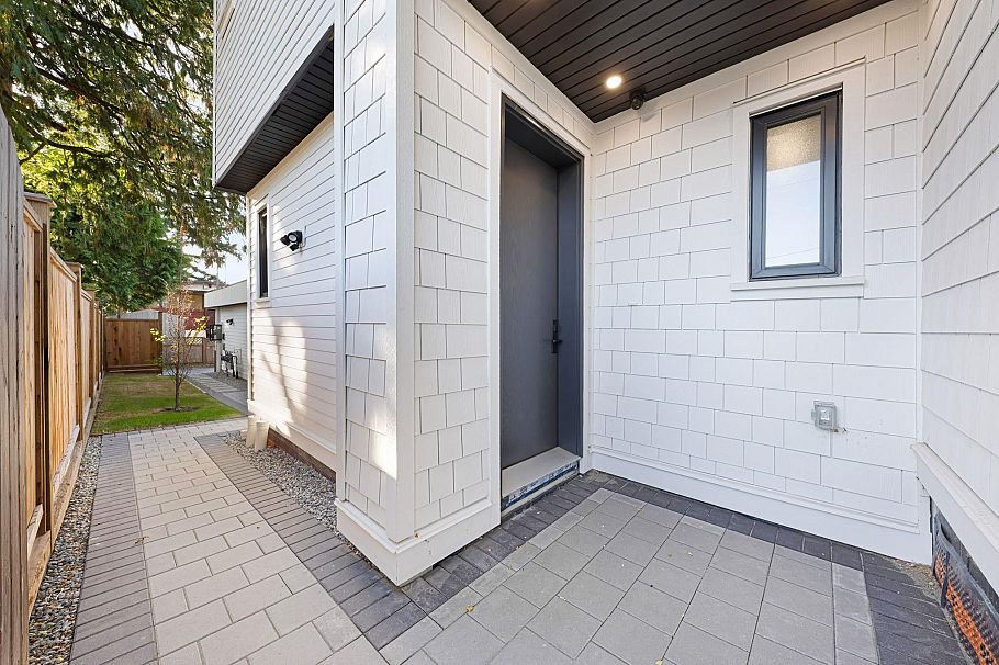 2 1233 E 37th Avenue Vancouver, BC - 31