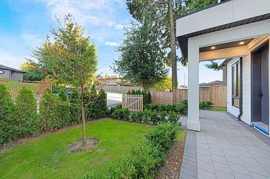 5325 Inverness Street Vancouver, BC - 2