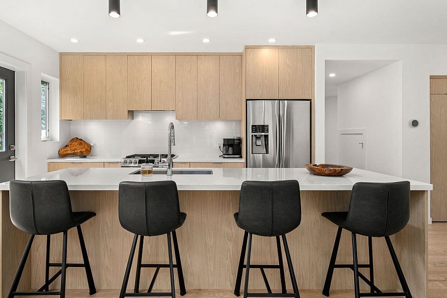 2025 Mackay Avenue North Vancouver, BC - 8