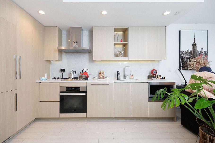 905 1768 Cook Street Vancouver, BC - 4