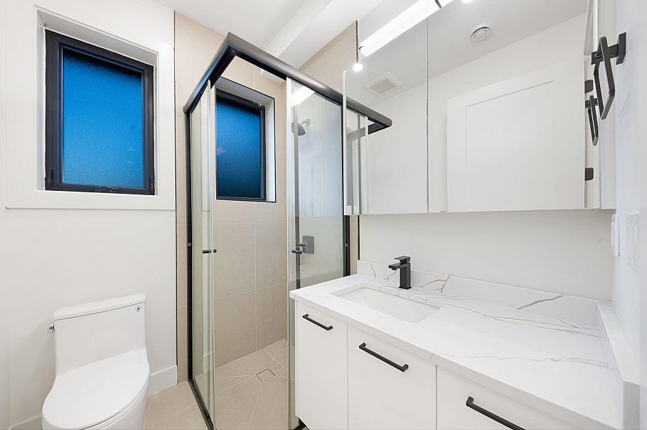 5325 Inverness Street Vancouver, BC - 18