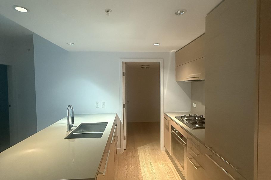 606 5782 Berton Avenue Vancouver, BC - 7