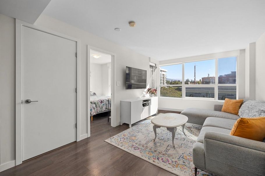 610 125 E 14th Street North Vancouver, BC - 13