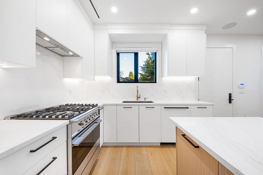 5325 Inverness Street Vancouver, BC - 10