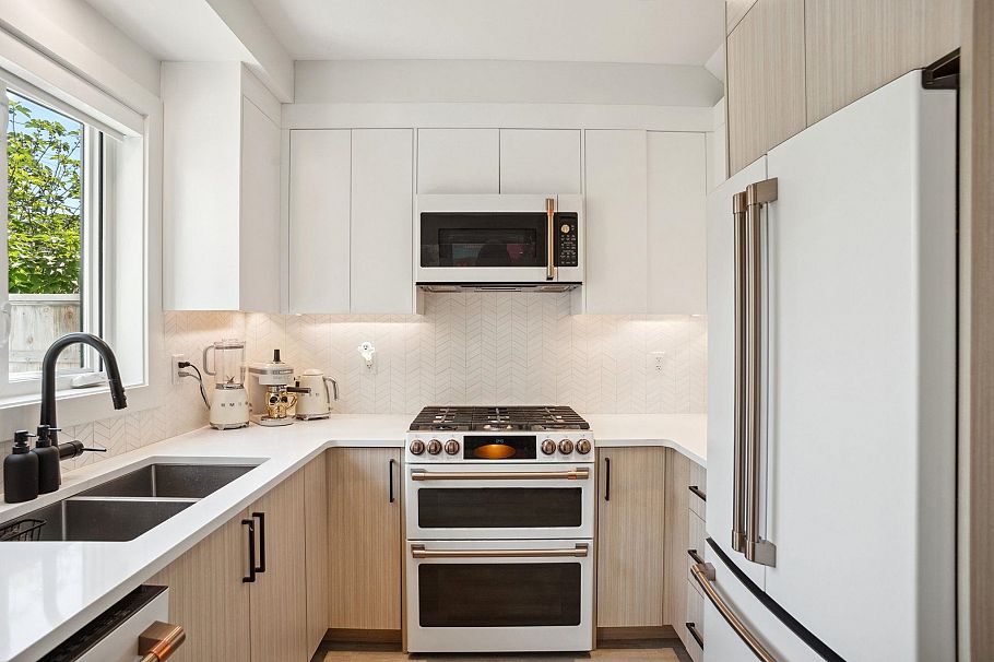 5018 Nanaimo Street Vancouver, BC - 11