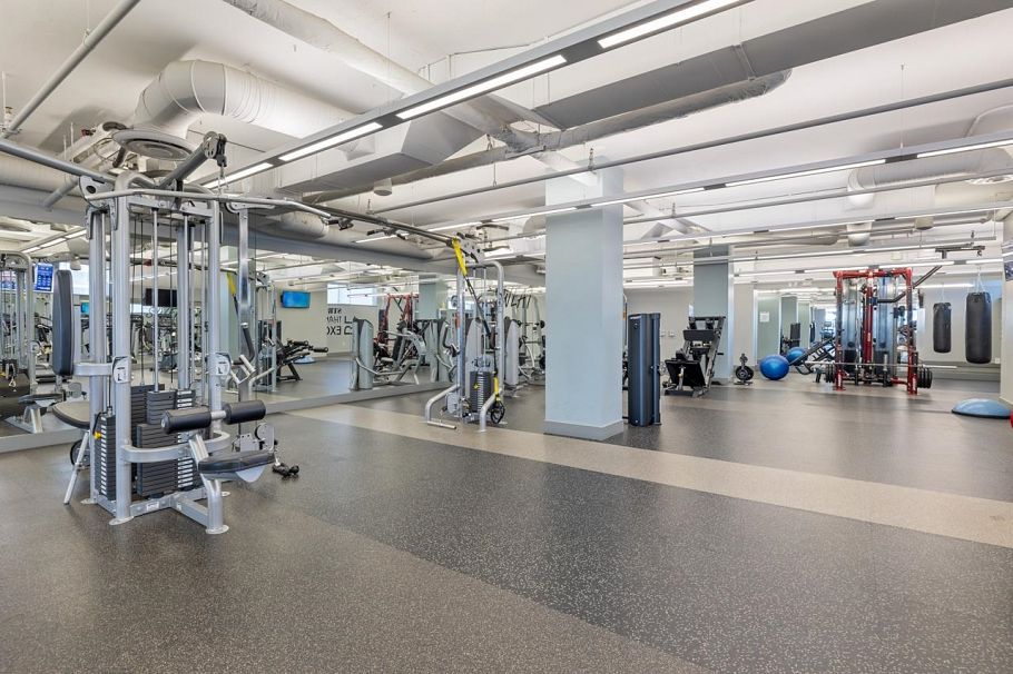 610 125 E 14th Street North Vancouver, BC - 23