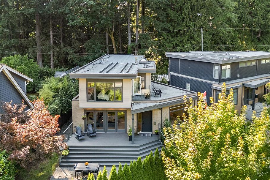 2025 Mackay Avenue North Vancouver, BC - 37