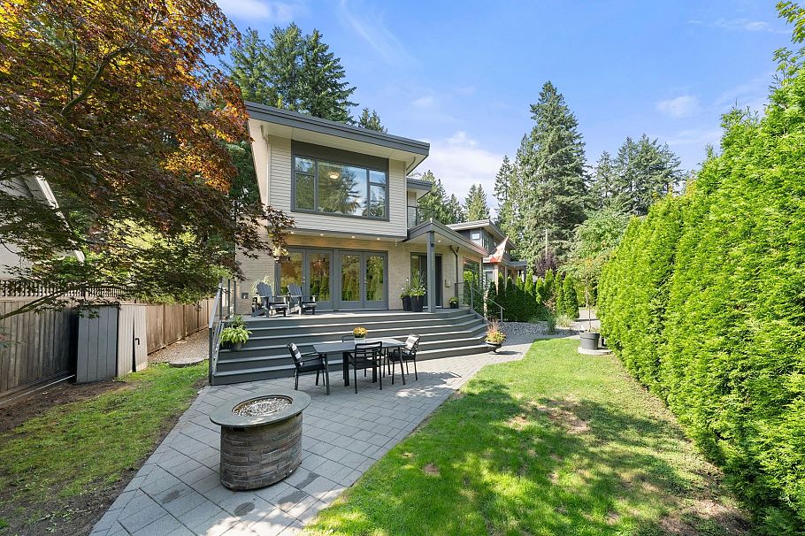 2025 Mackay Avenue North Vancouver, BC - 35