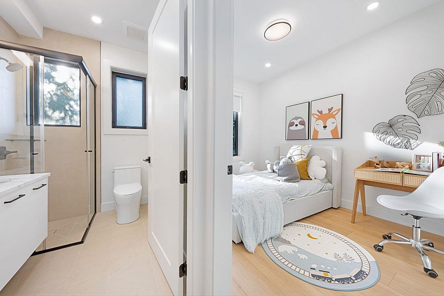 2 1233 E 37th Avenue Vancouver, BC - 14