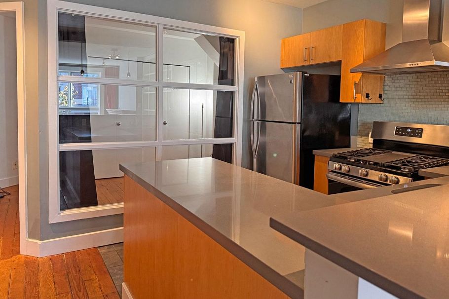 301 1216 Homer Street Vancouver, BC - 9