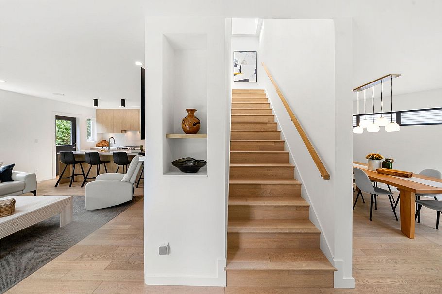 2025 Mackay Avenue North Vancouver, BC - 14