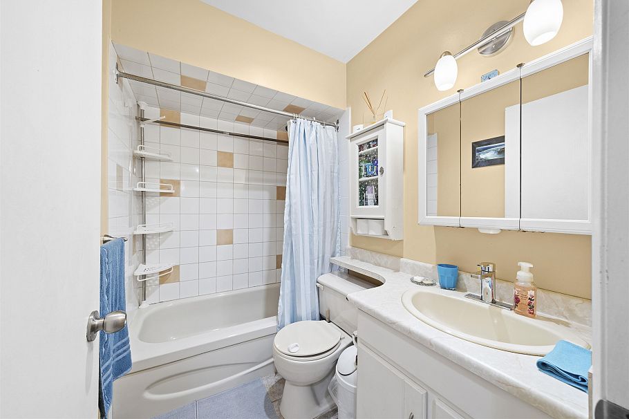 312 2277 E 30th Avenue Vancouver, BC - 9