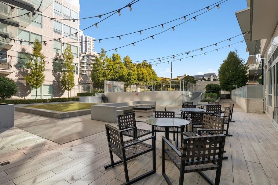 610 125 E 14th Street North Vancouver, BC - 27