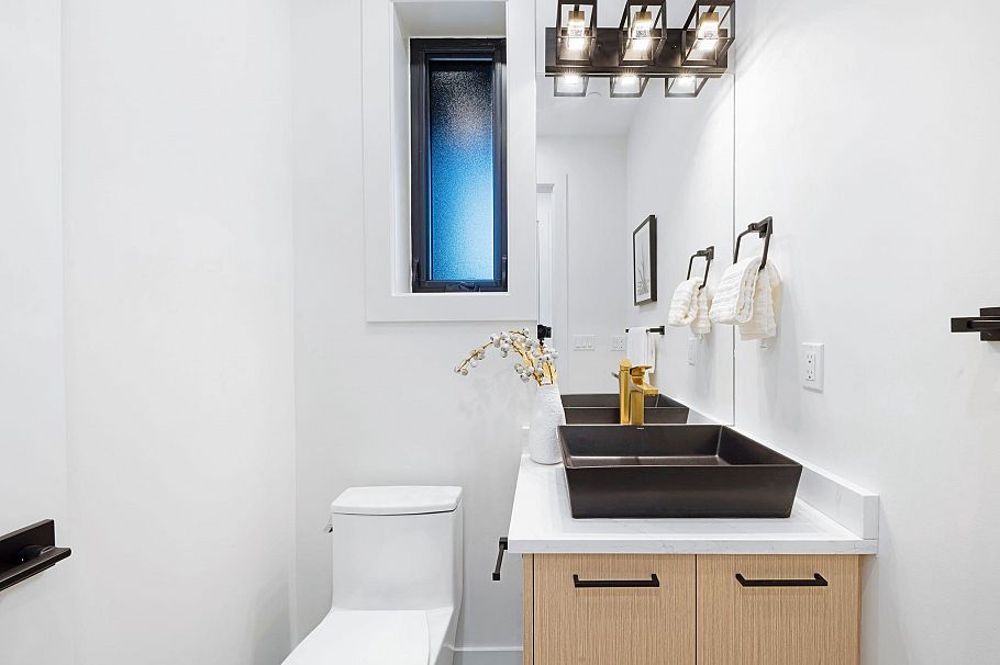 2 1233 E 37th Avenue Vancouver, BC - 10