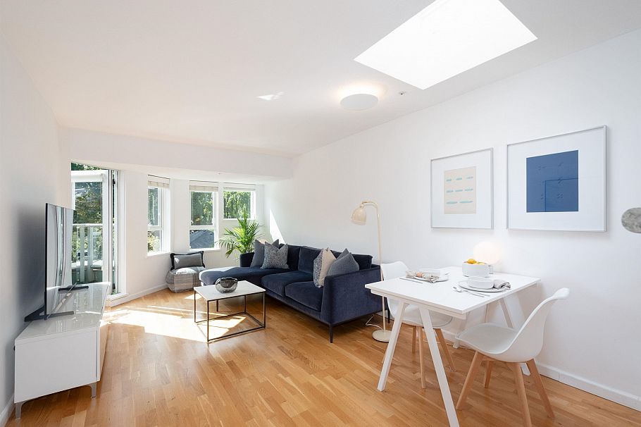 420 3440 W Broadway Vancouver, BC - 1