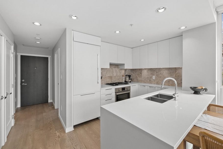 707 118 Carrie Cates Court North Vancouver, BC - 13