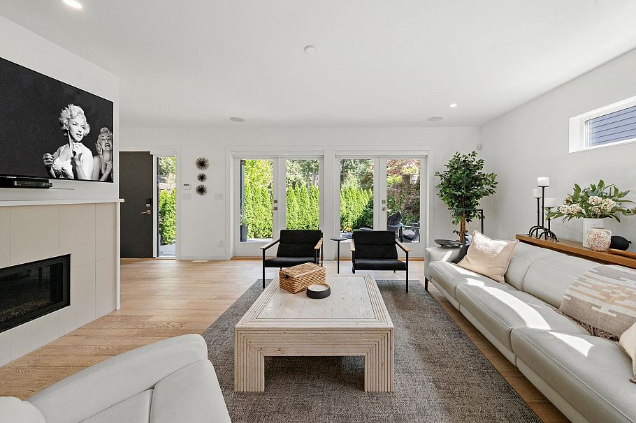 2025 Mackay Avenue North Vancouver, BC - 4