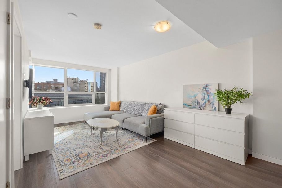 610 125 E 14th Street North Vancouver, BC - 3