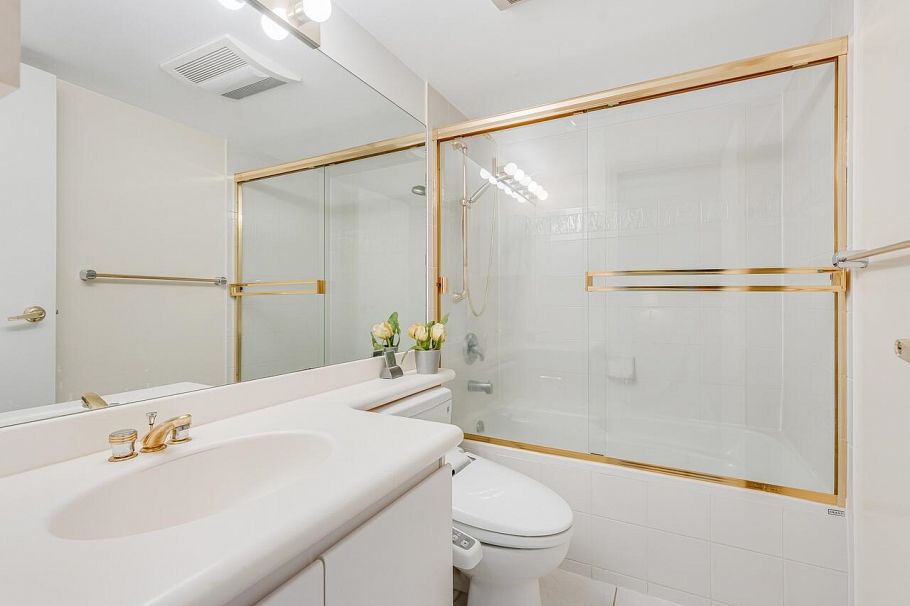 TH1 2668 Ash Street Vancouver, BC - 17