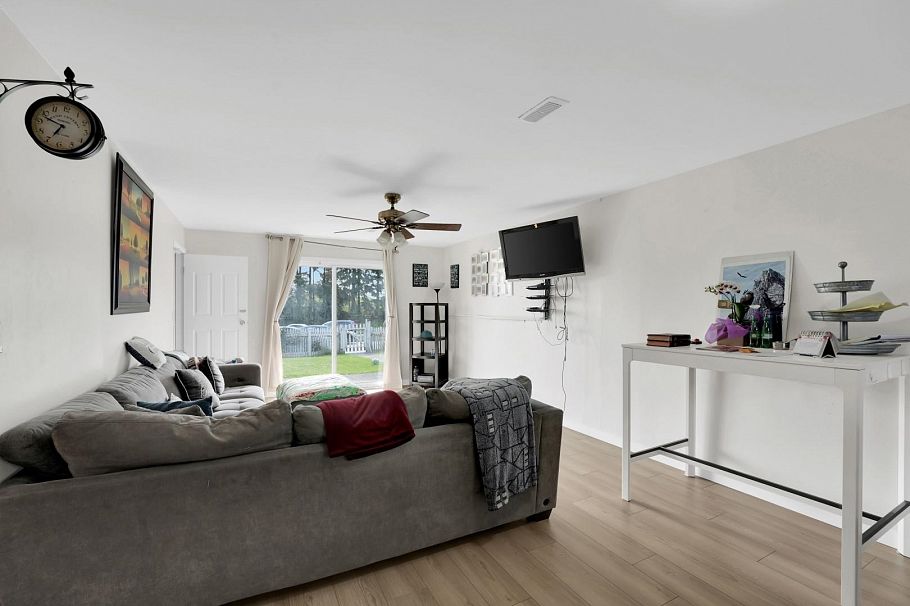 1457 SE Marine Drive Vancouver, BC - 7