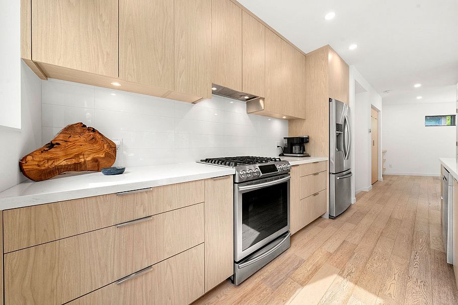 2025 Mackay Avenue North Vancouver, BC - 9