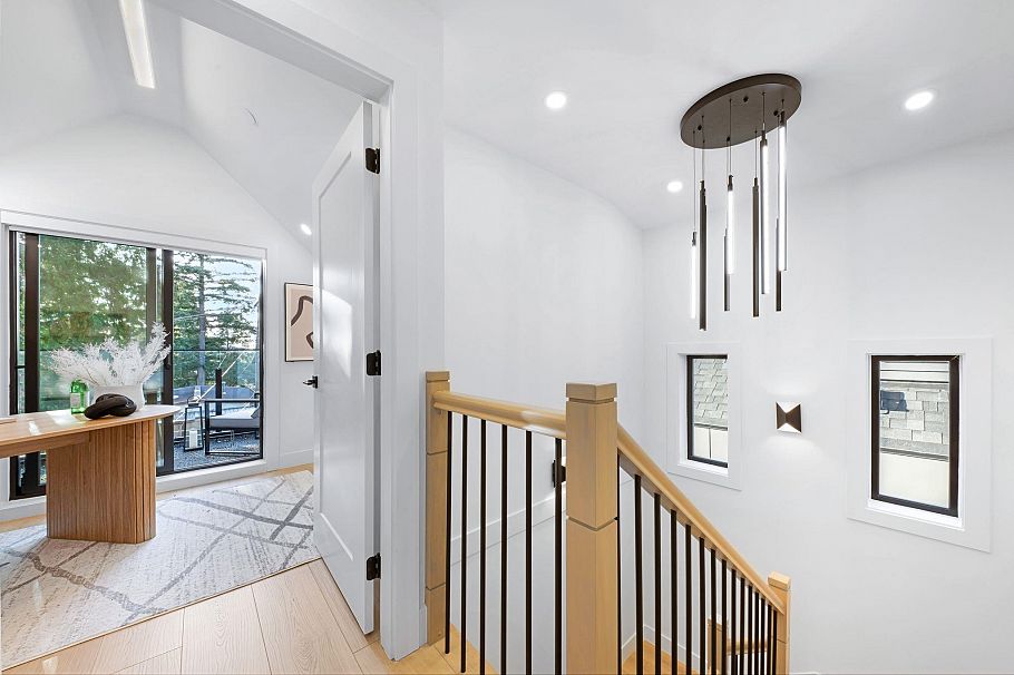 2 1233 E 37th Avenue Vancouver, BC - 20