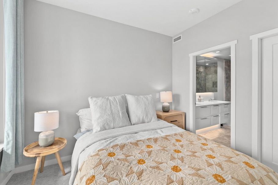 707 118 Carrie Cates Court North Vancouver, BC - 16