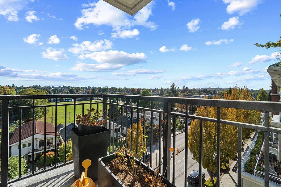 654 1483 E King Edward Avenue Vancouver, BC - 9