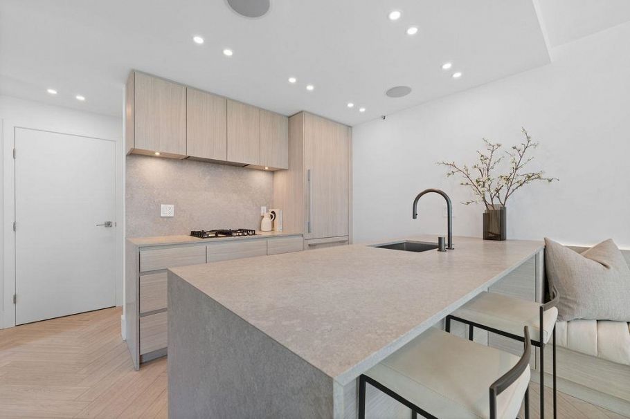 2206 1438 Richards Street Vancouver, BC - 3