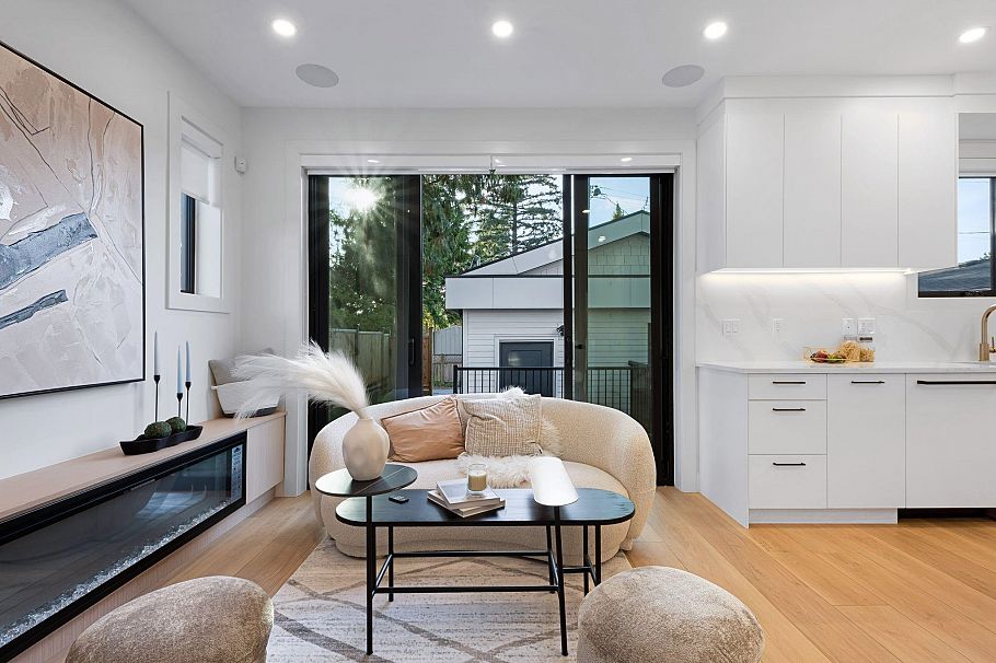 2 1233 E 37th Avenue Vancouver, BC - 9