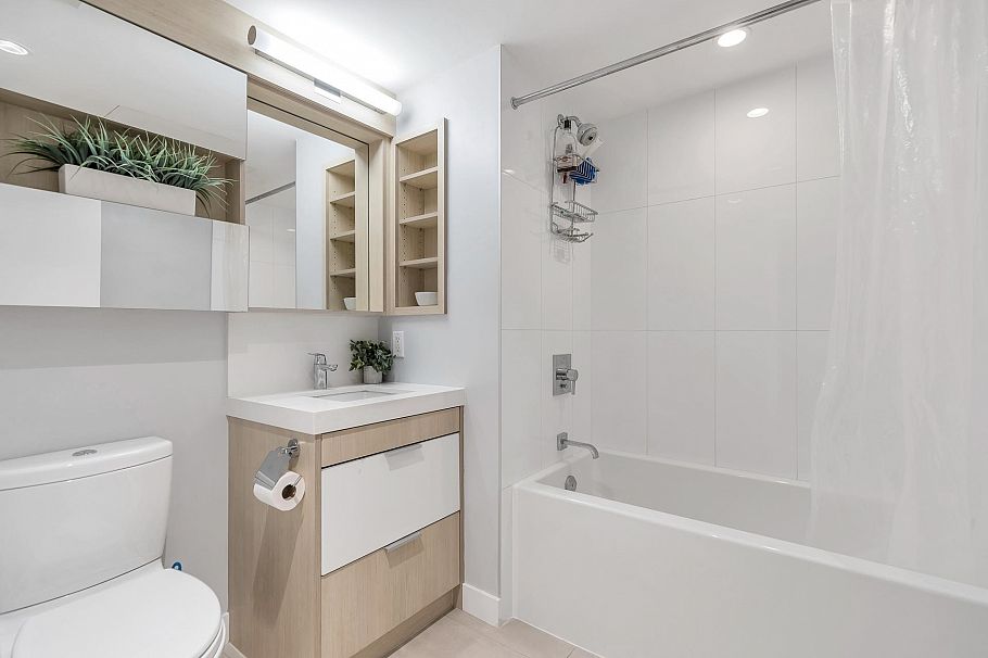 212 111 E 3rd Street North Vancouver, BC - 15