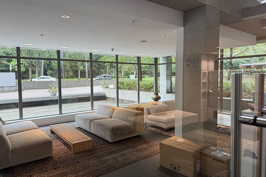 606 5782 Berton Avenue Vancouver, BC - 3