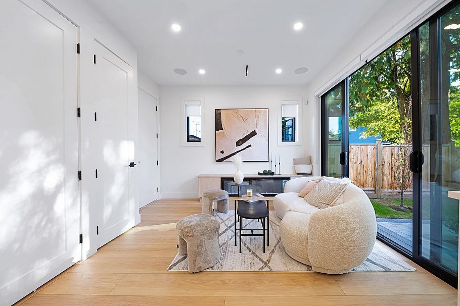 2 1233 E 37th Avenue Vancouver, BC - 6