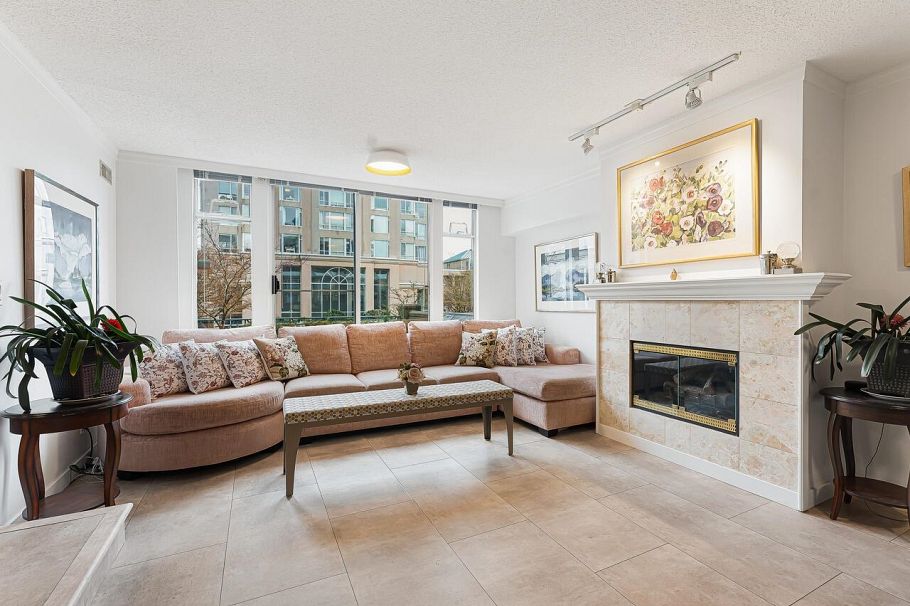 TH1 2668 Ash Street Vancouver, BC - 1