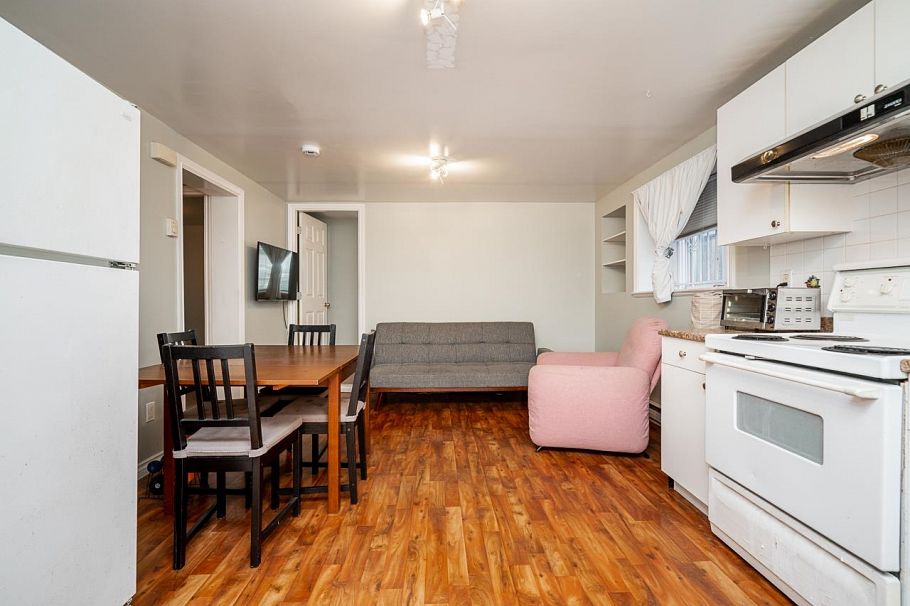 1595 E 36th Avenue Vancouver, BC - 18