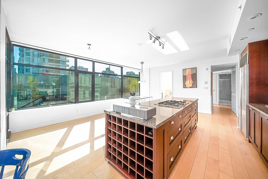 301 1863 Alberni Street Vancouver, BC - 12