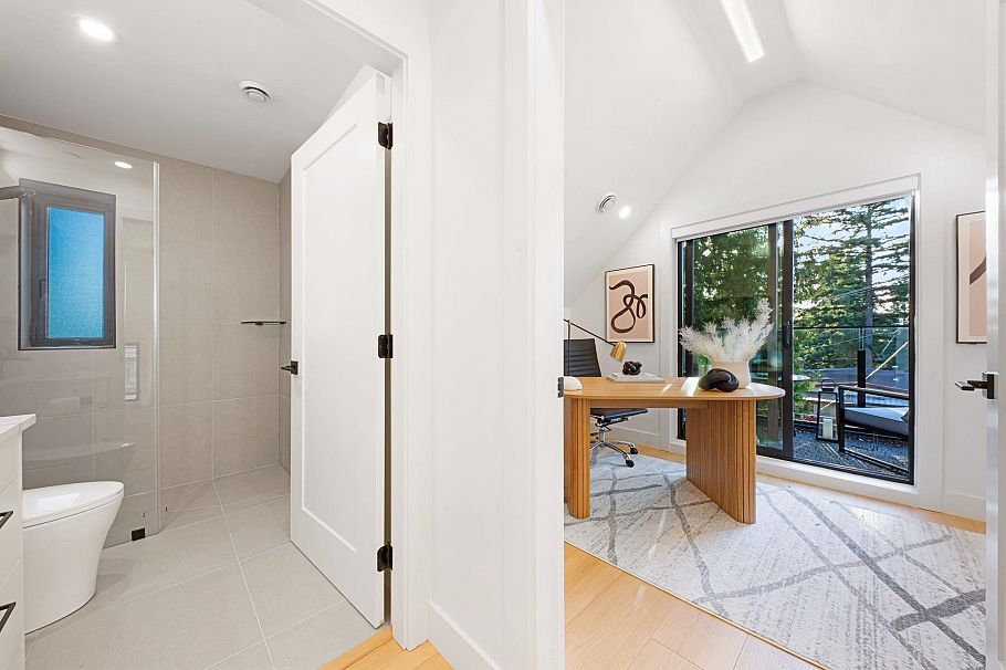 2 1233 E 37th Avenue Vancouver, BC - 23